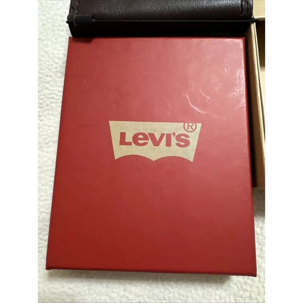 Levi's Mens Brown leather RFID Protection trifold wallet New With Tags